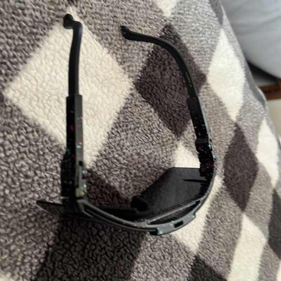 doesn’t fit and is basically new - Picture 3 of 8